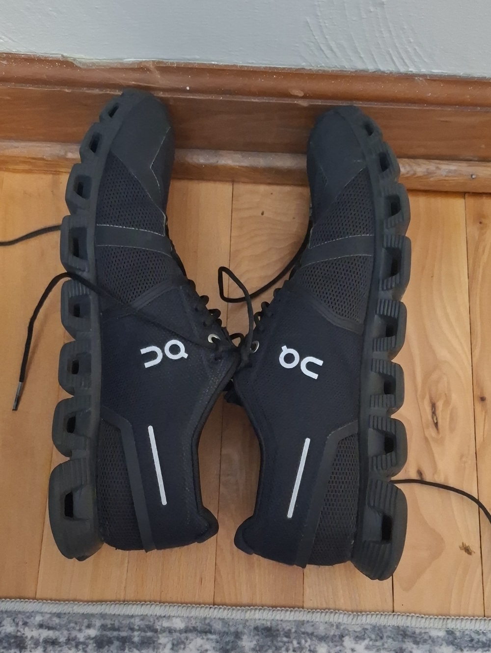 On Running Men's Black Cloud-Style Athletic Shoes - Picture 4 of 6